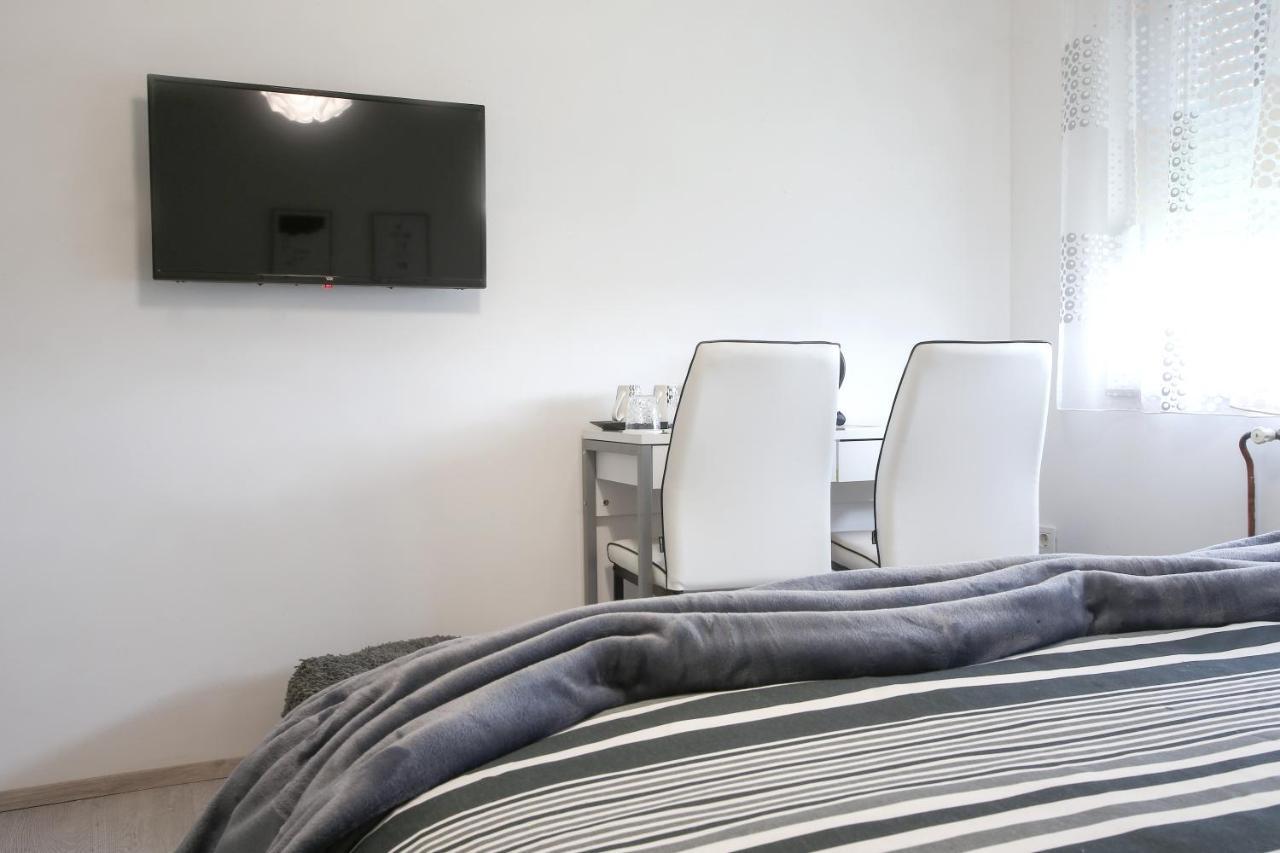 Imperium Zagreb Airport Apartment *