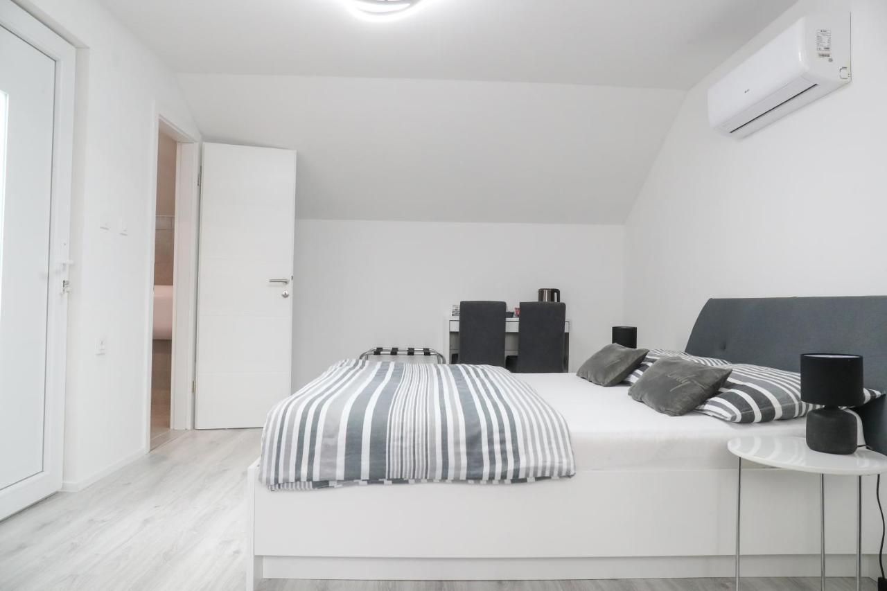 Imperium Zagreb Airport Apartment *